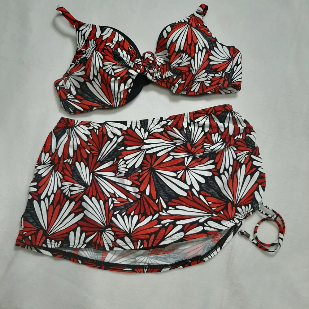 Captiva 2pc Red Black Floral Bikini Swim Set Sz M‎